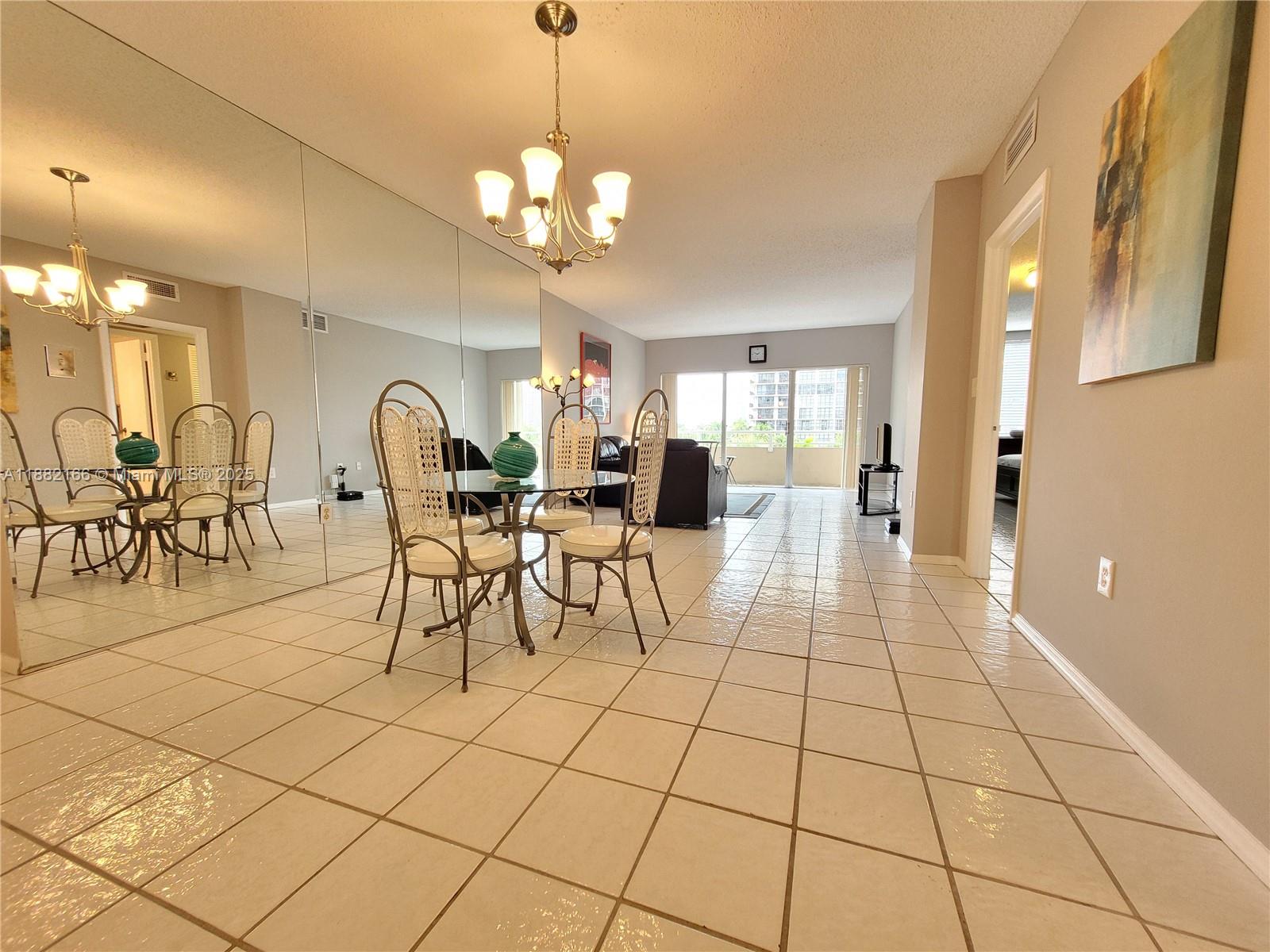 2N 1 / 2 870 sq. ft. $ 2025-09-20 0 Photo