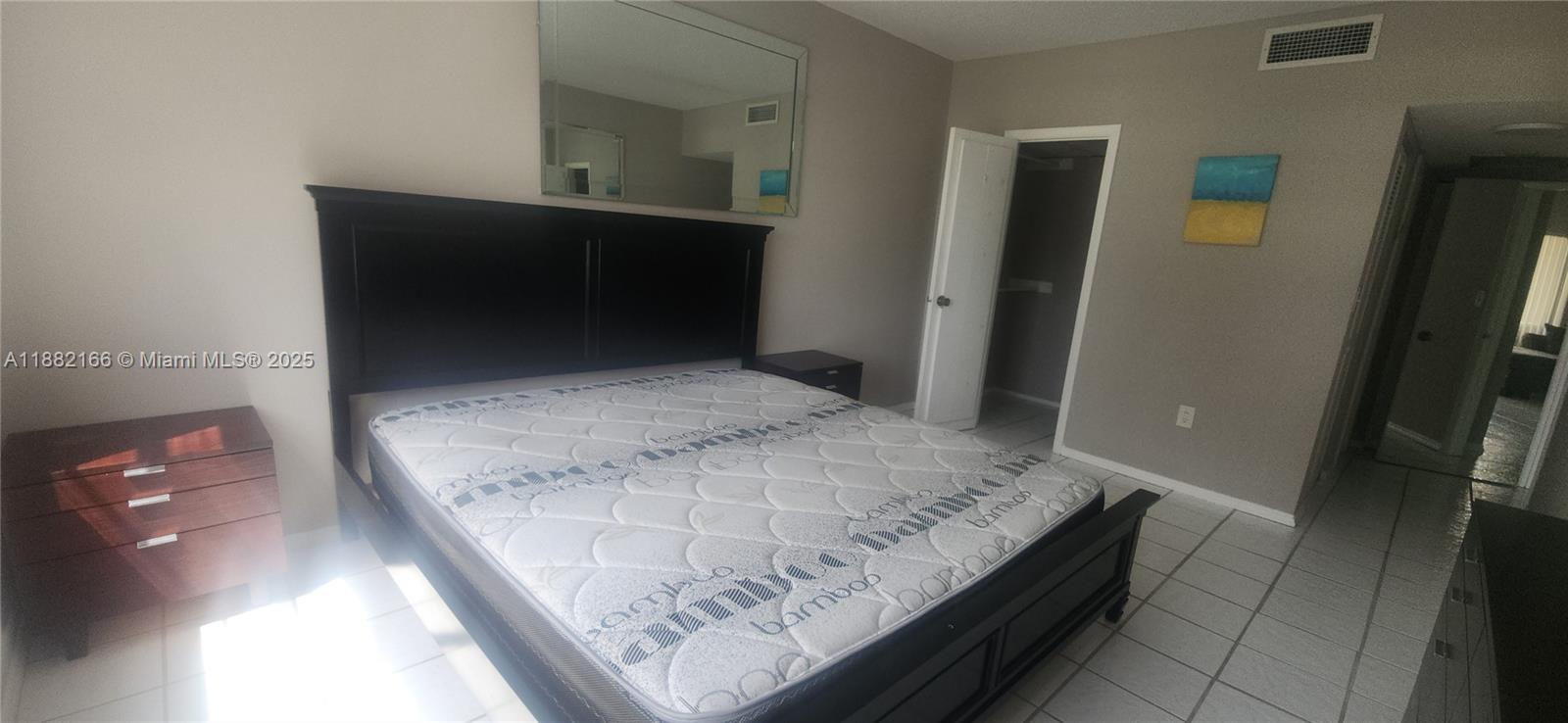 2N 1 / 2 870 sq. ft. $ 2025-09-20 0 Photo