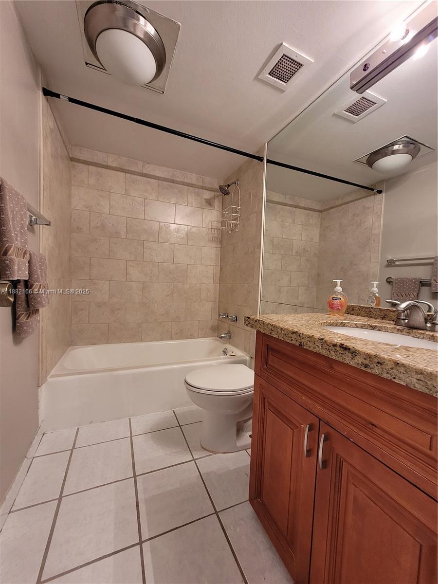 2N 1 / 2 870 sq. ft. $ 2025-09-20 0 Photo
