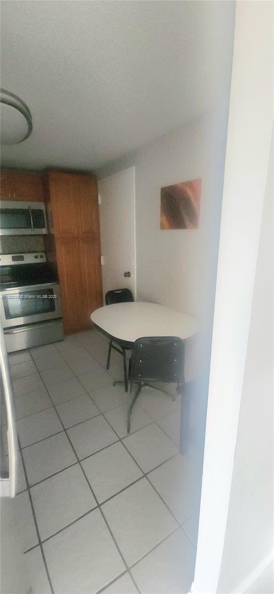 2N 1 / 2 870 sq. ft. $ 2025-09-20 0 Photo