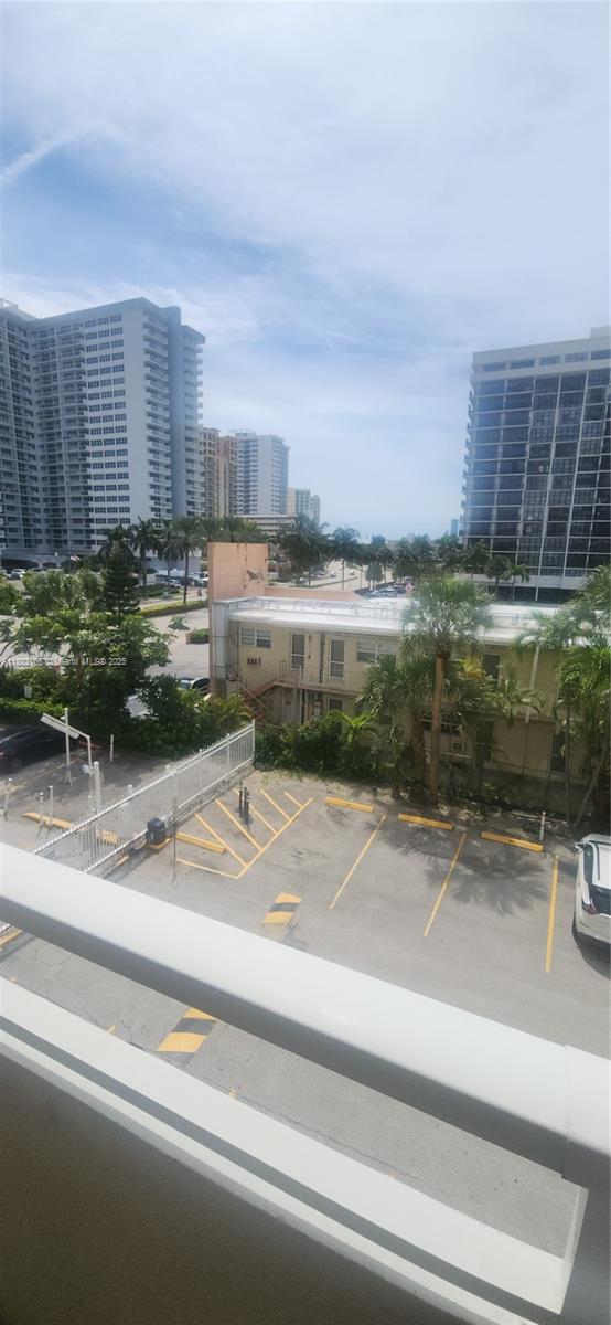 2N 1 / 2 870 sq. ft. $ 2025-09-20 0 Photo