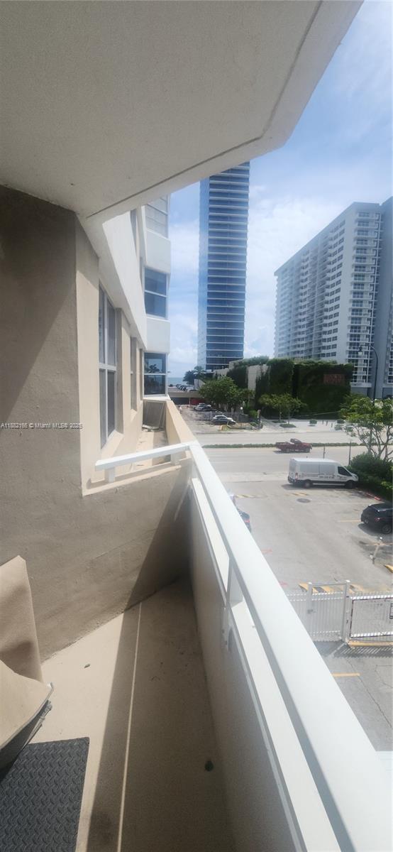 2N 1 / 2 870 sq. ft. $ 2025-09-20 0 Photo