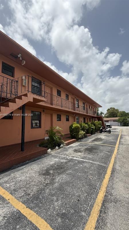   /  4952 sq. ft. $ 2025-09-20 0 Photo
