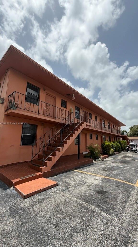   /  4952 sq. ft. $ 2025-09-20 0 Photo