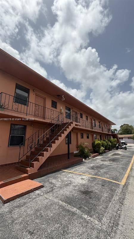   /  4952 sq. ft. $ 2025-09-20 0 Photo