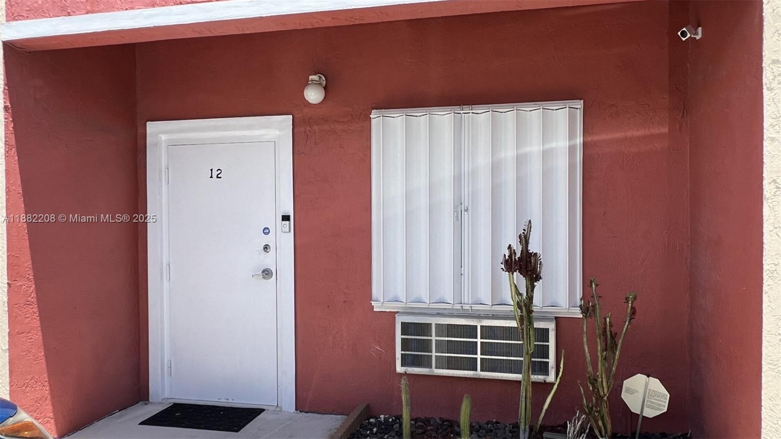 12  /   sq. ft. $ 2025-09-20 0 Photo