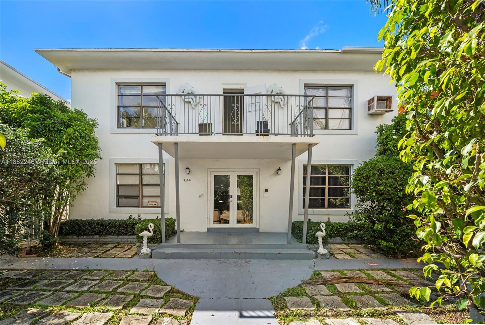   /  3707 sq. ft. $ 2025-09-20 0 Photo