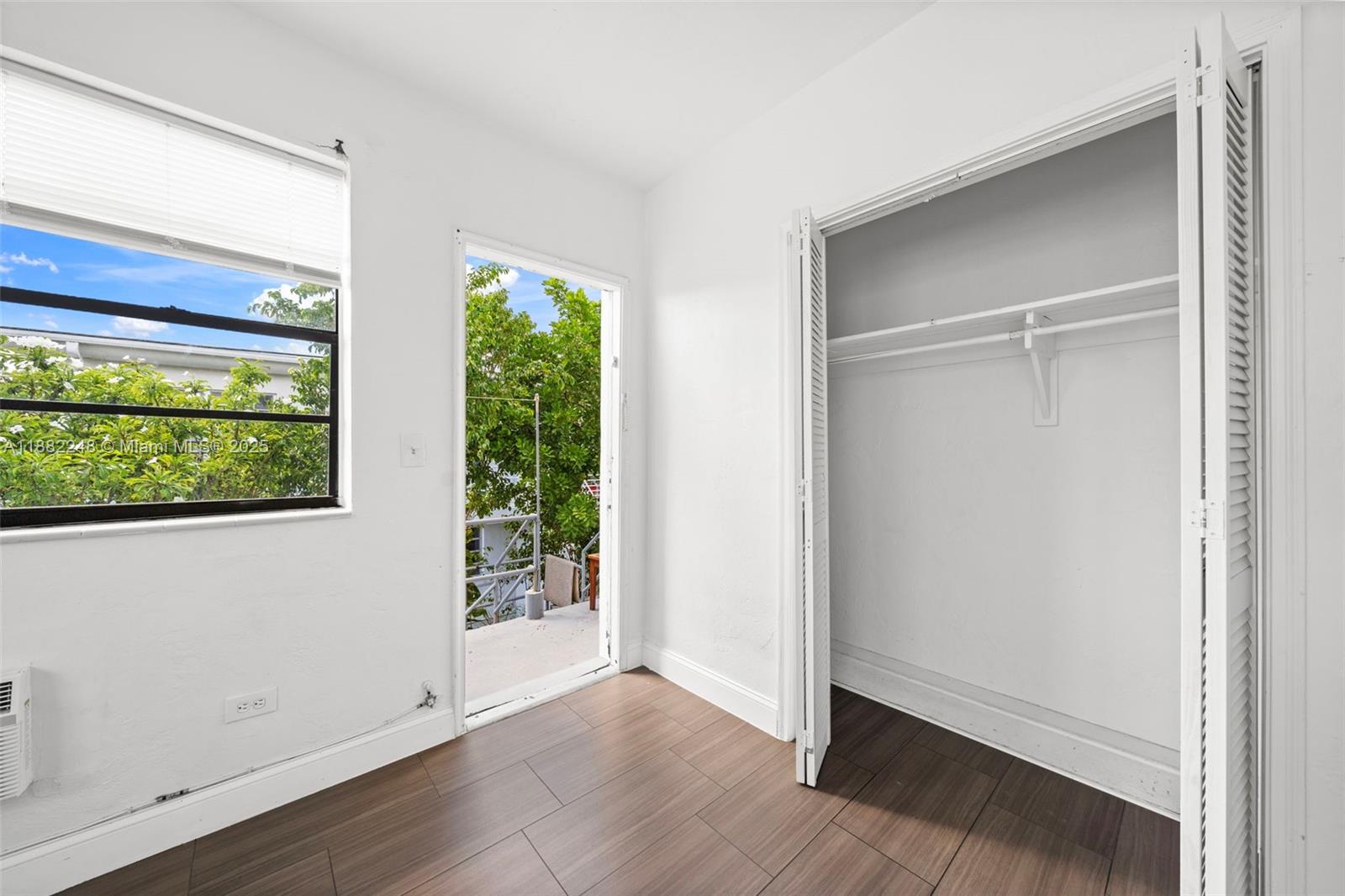   /  3707 sq. ft. $ 2025-09-20 0 Photo