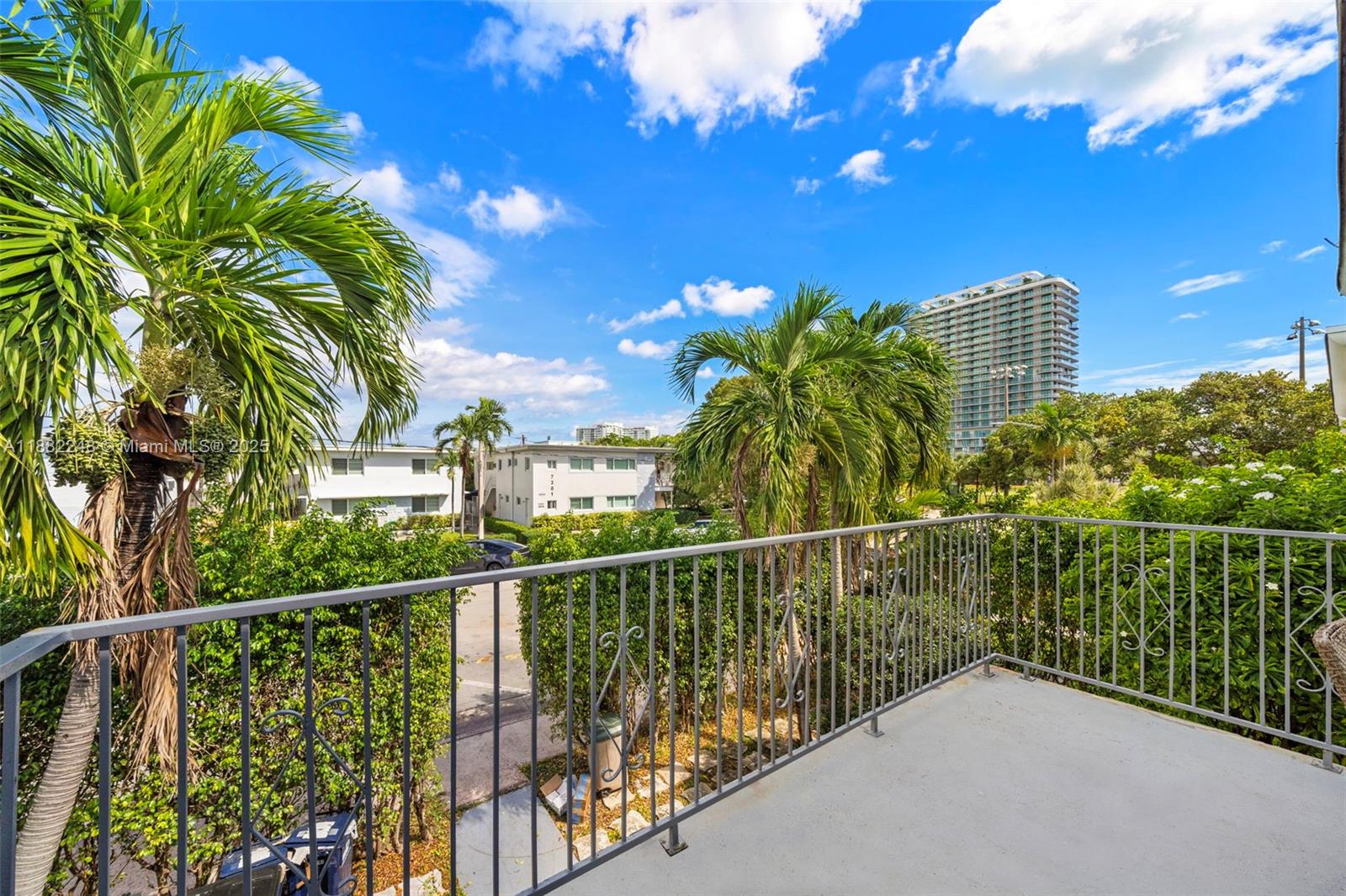   /  3707 sq. ft. $ 2025-09-20 0 Photo