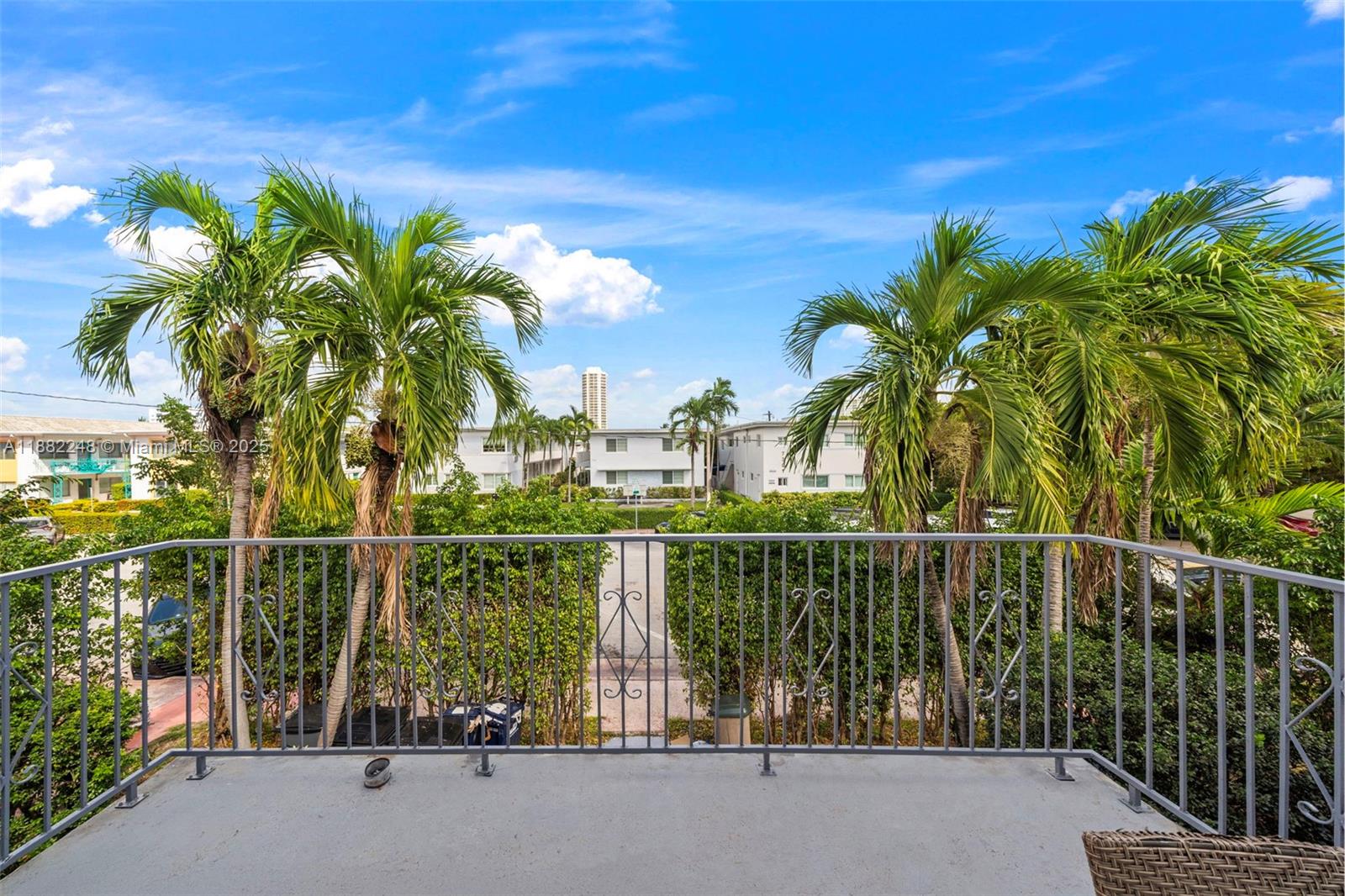   /  3707 sq. ft. $ 2025-09-20 0 Photo