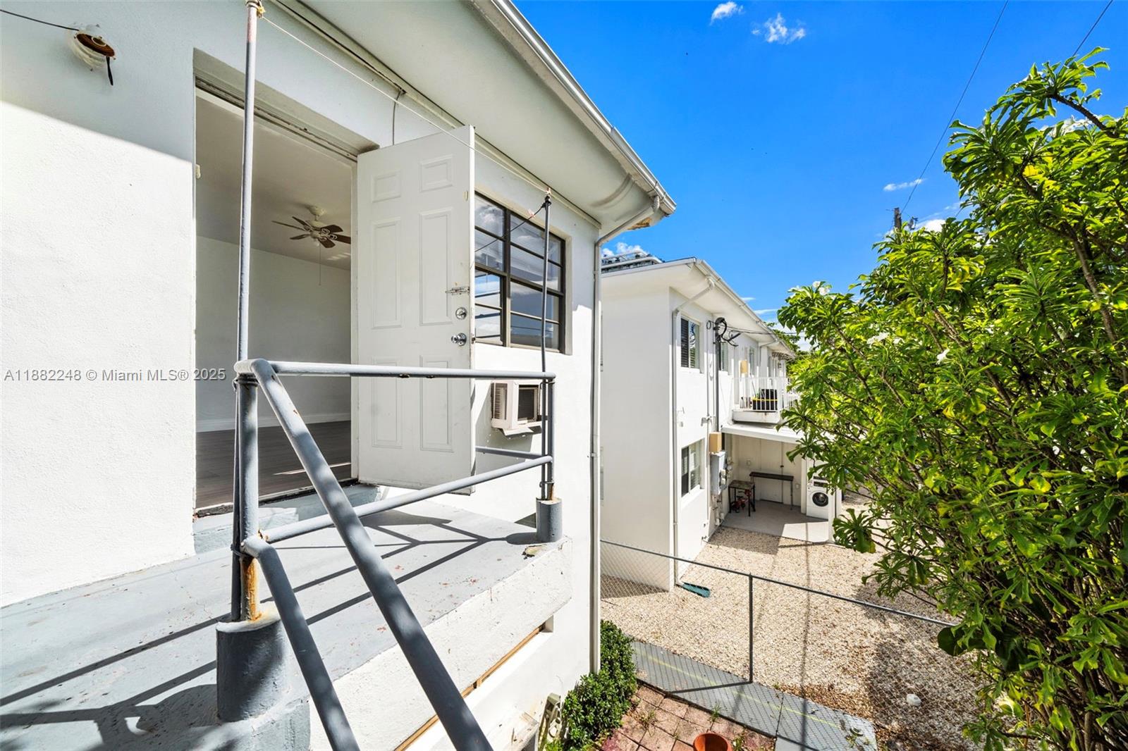   /  3707 sq. ft. $ 2025-09-20 0 Photo