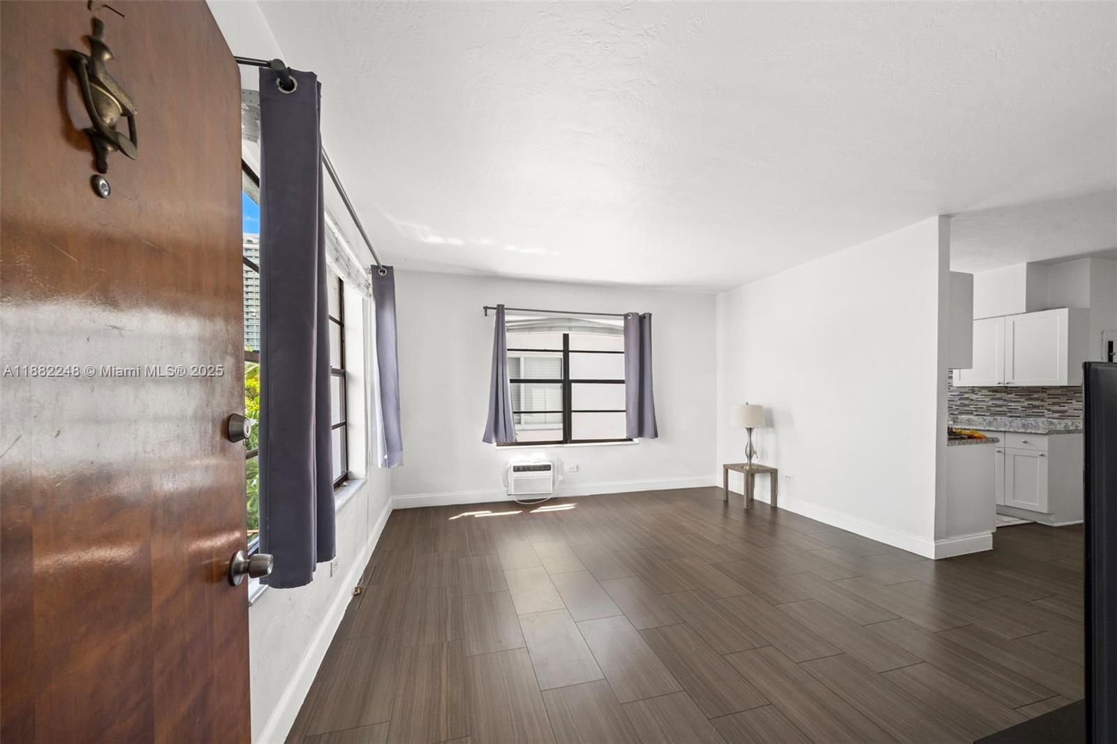   /  3707 sq. ft. $ 2025-09-20 0 Photo