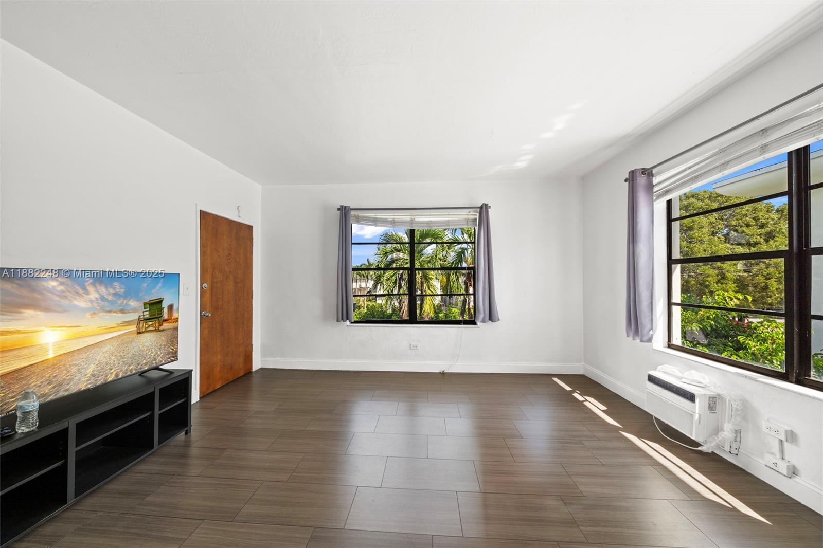   /  3707 sq. ft. $ 2025-09-20 0 Photo