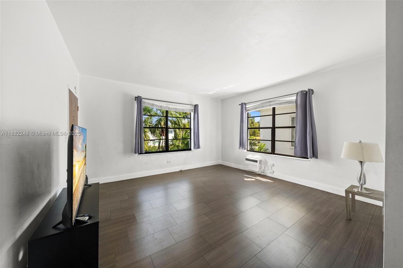   /  3707 sq. ft. $ 2025-09-20 0 Photo