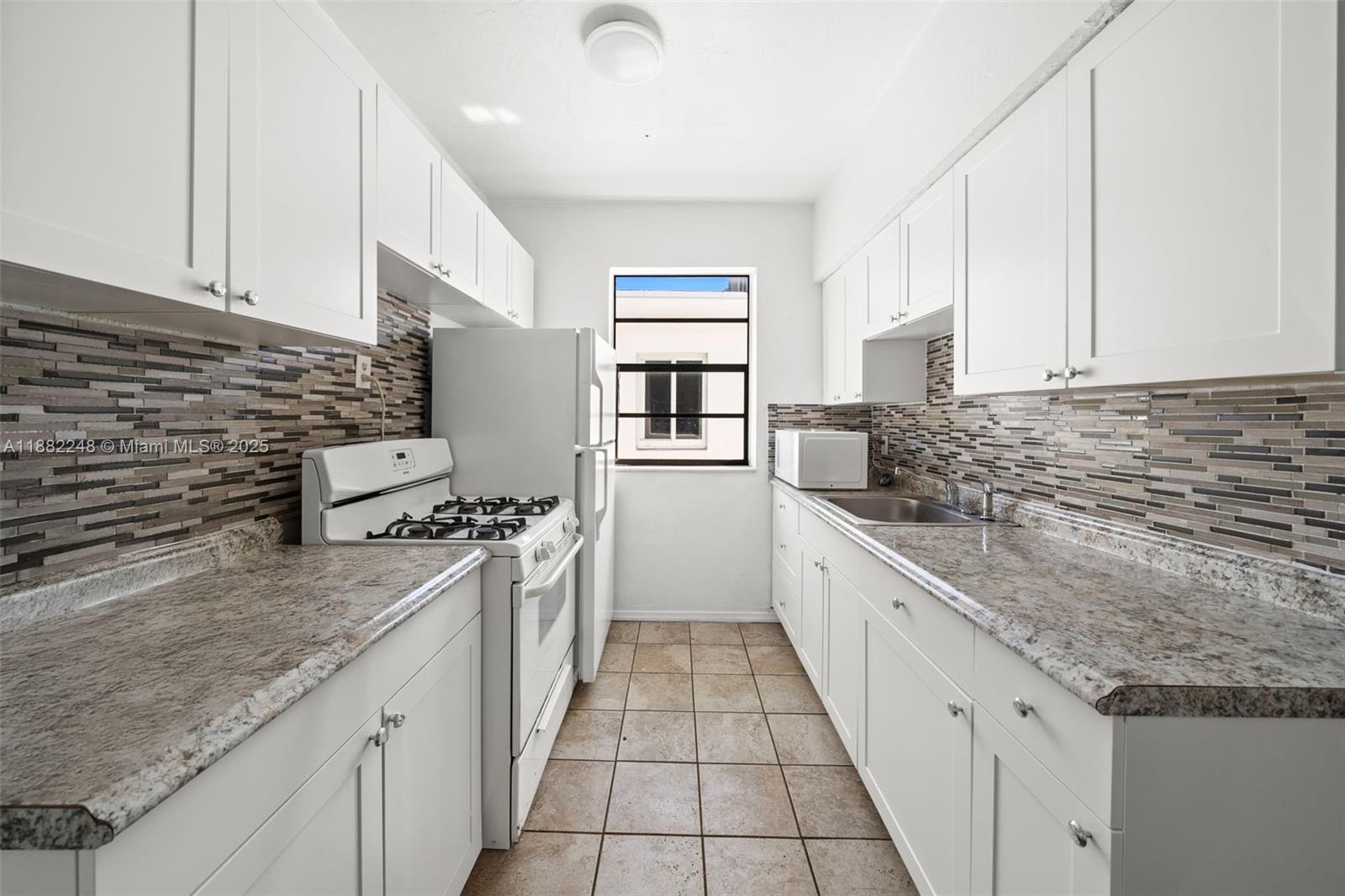   /  3707 sq. ft. $ 2025-09-20 0 Photo