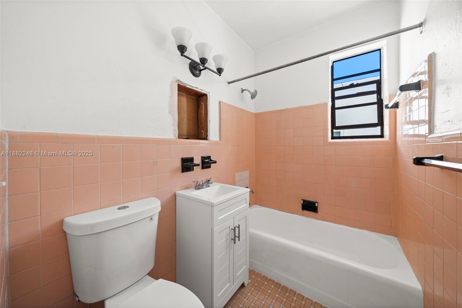   /  3707 sq. ft. $ 2025-09-20 0 Photo