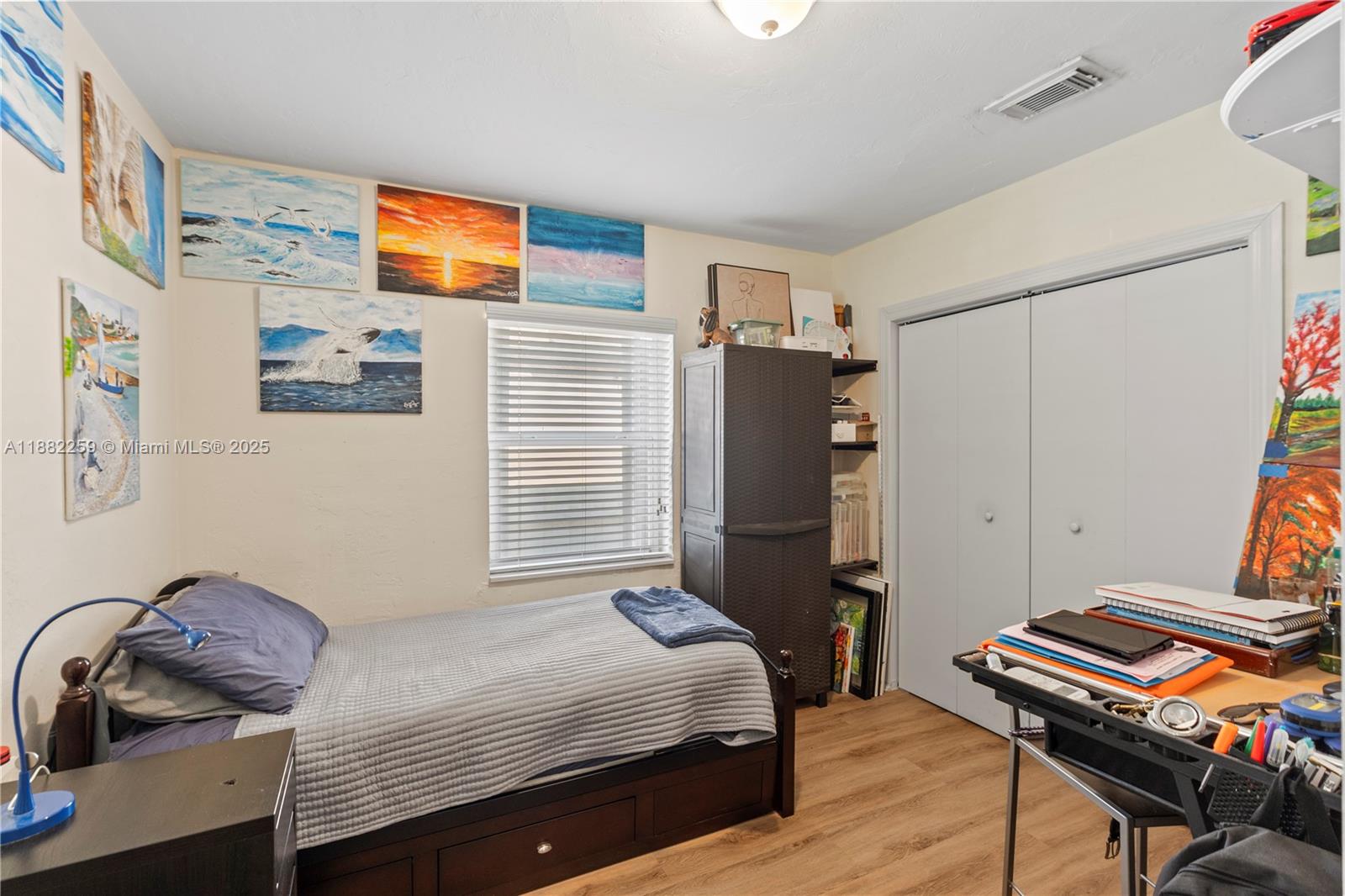 See details / 1957 sq. ft. $ 2025-09-20 0 Photo