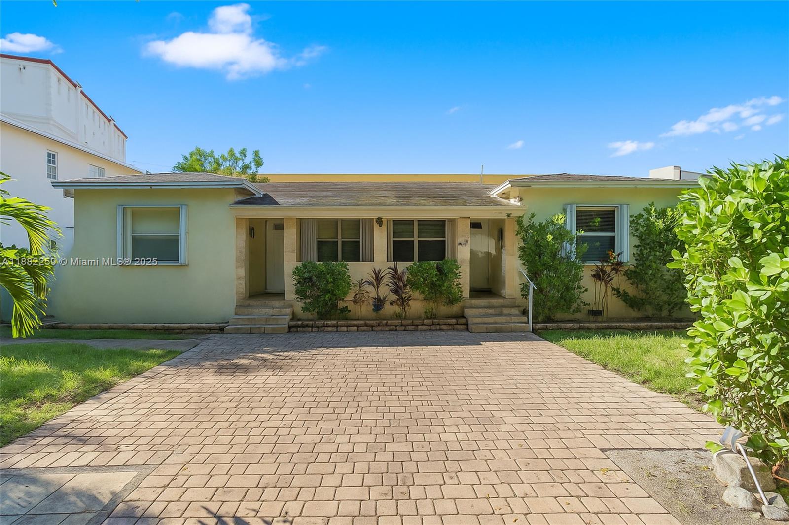 See details / 1957 sq. ft. $ 2025-09-20 0 Photo