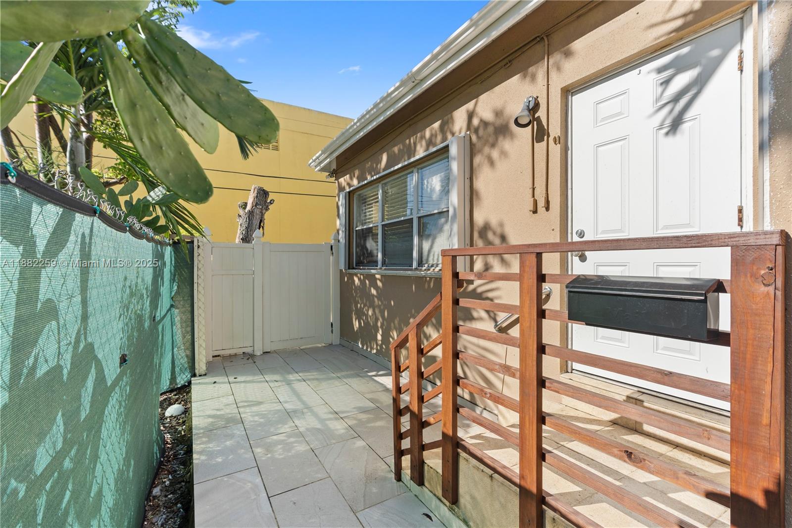 See details / 1957 sq. ft. $ 2025-09-20 0 Photo