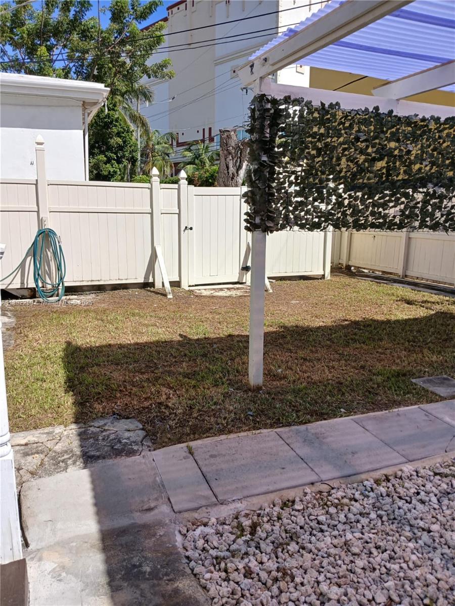 See details / 1957 sq. ft. $ 2025-09-20 0 Photo