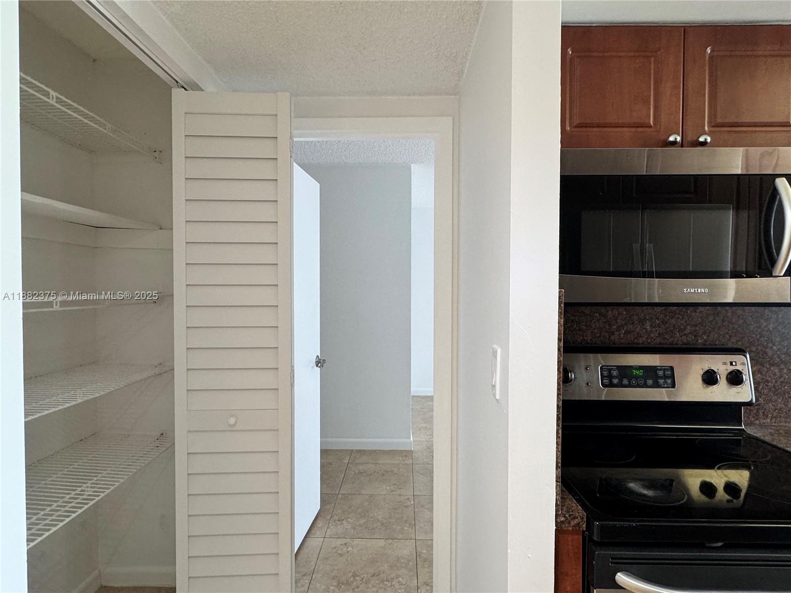 M01 2 / 2 1286 sq. ft. $ 2025-09-21 0 foto