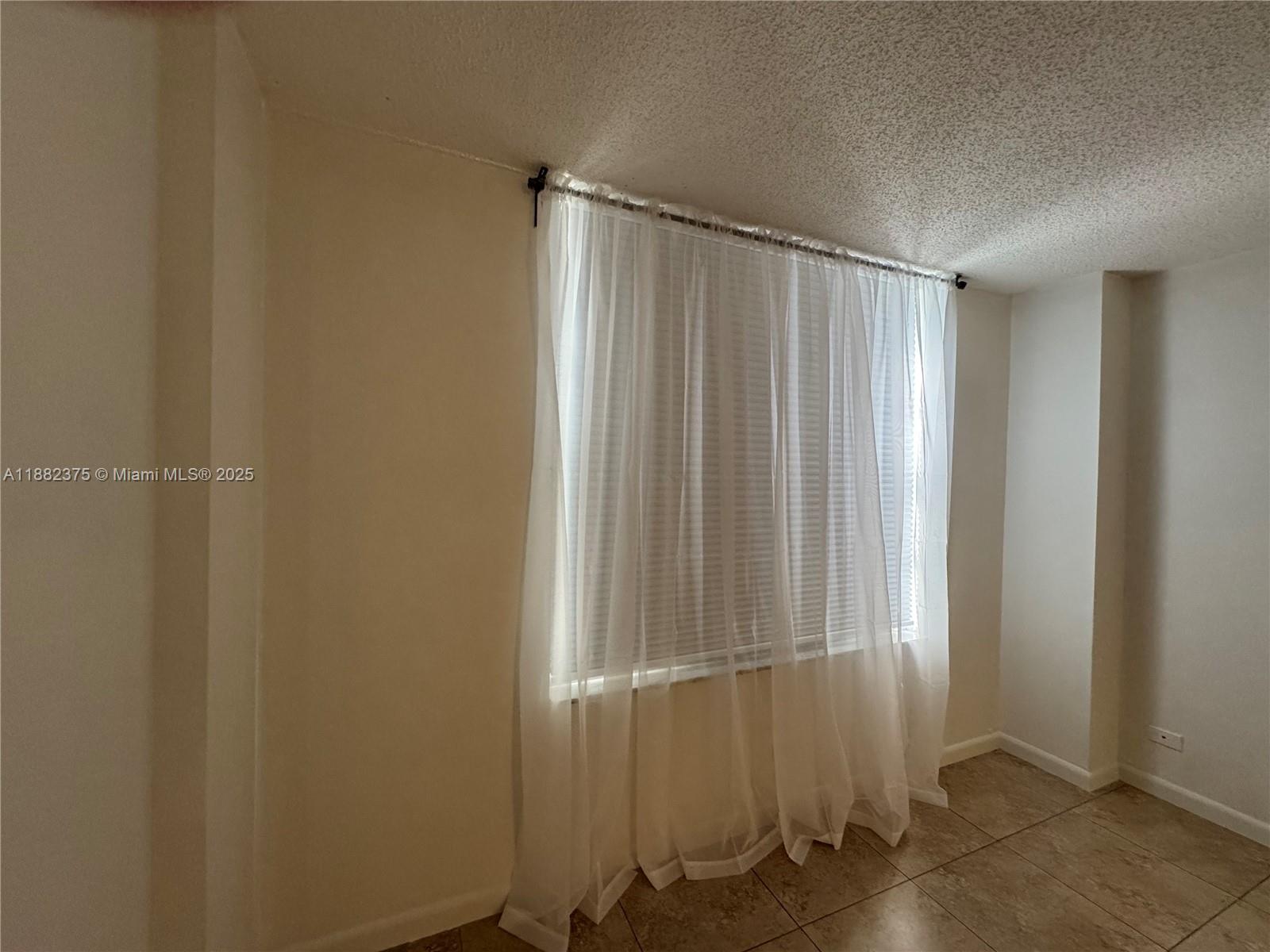 M01 2 / 2 1286 sq. ft. $ 2025-09-21 0 foto