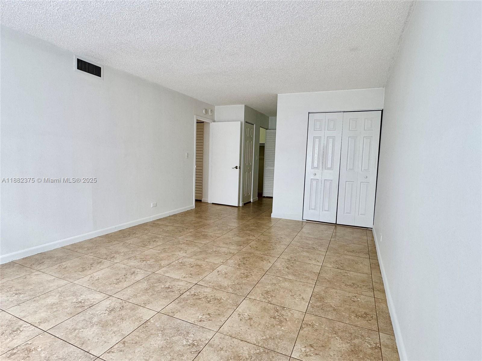 M01 2 / 2 1286 sq. ft. $ 2025-09-21 0 foto