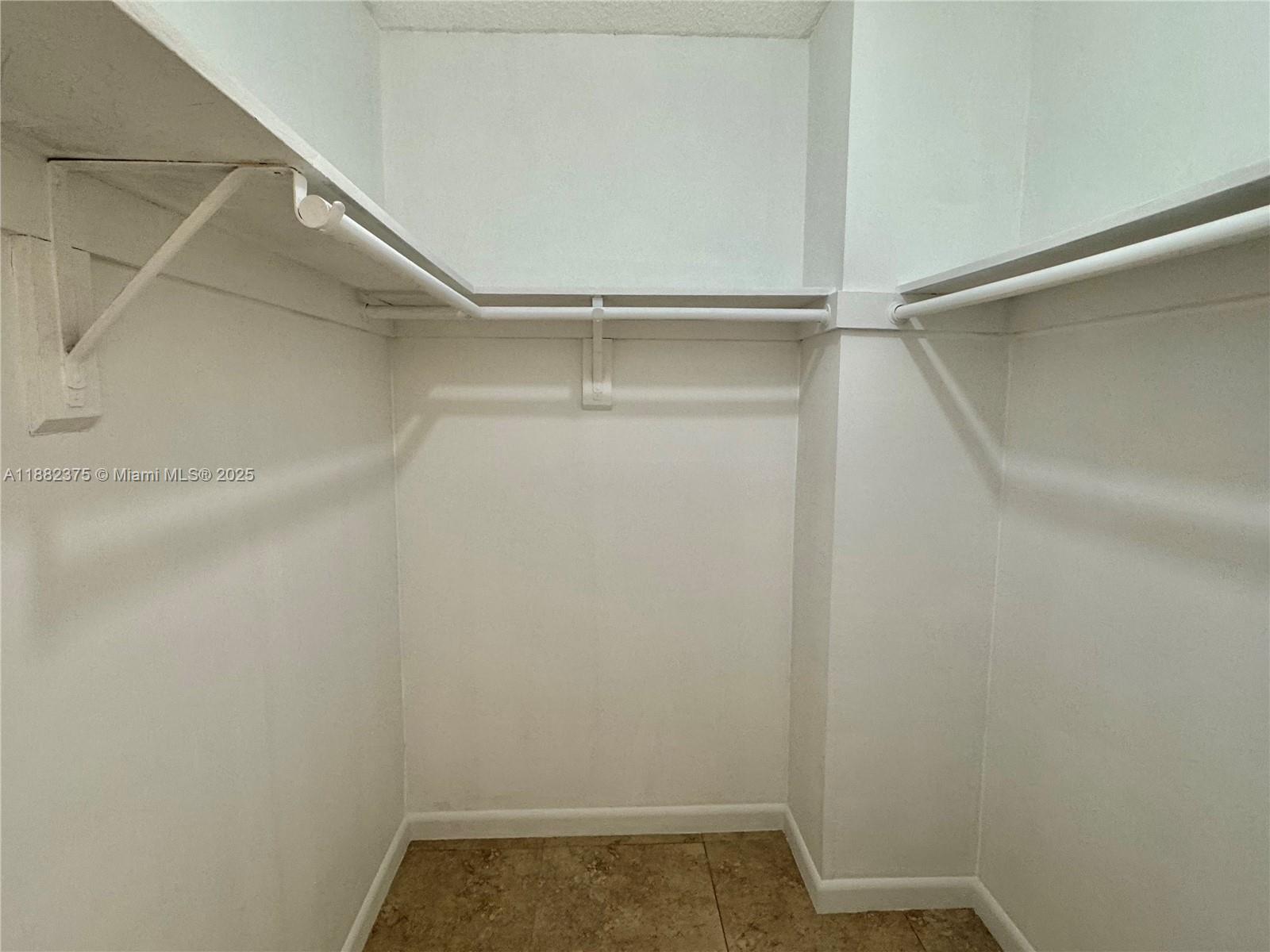 M01 2 / 2 1286 sq. ft. $ 2025-09-21 0 foto