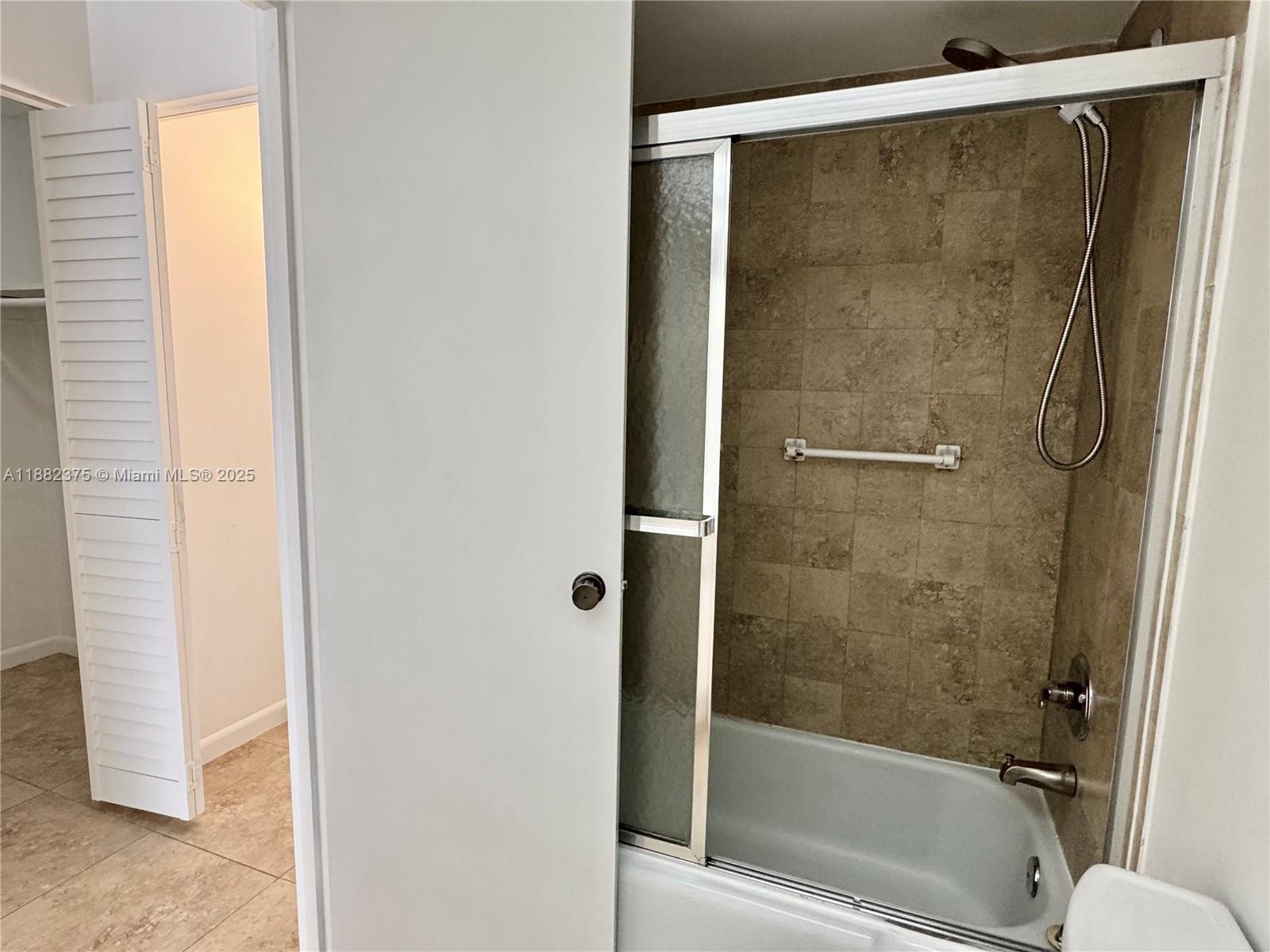 M01 2 / 2 1286 sq. ft. $ 2025-09-21 0 foto