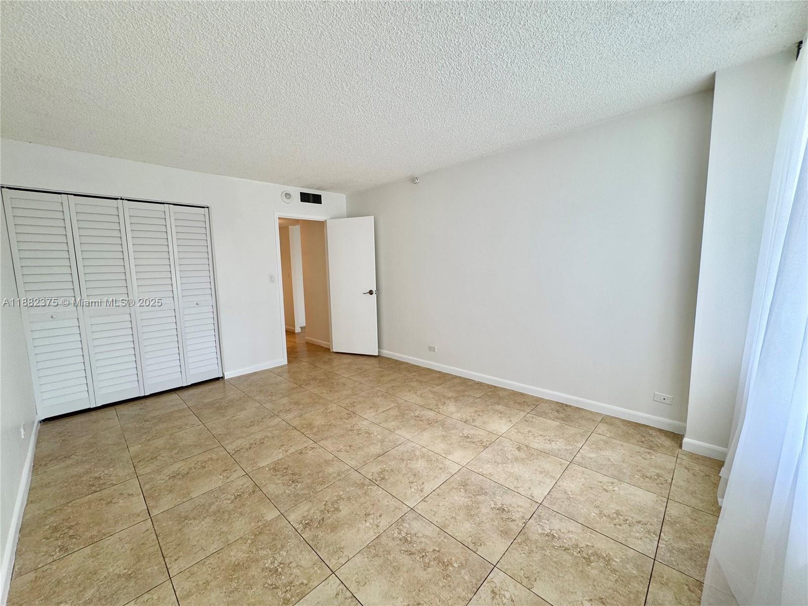M01 2 / 2 1286 sq. ft. $ 2025-09-21 0 foto
