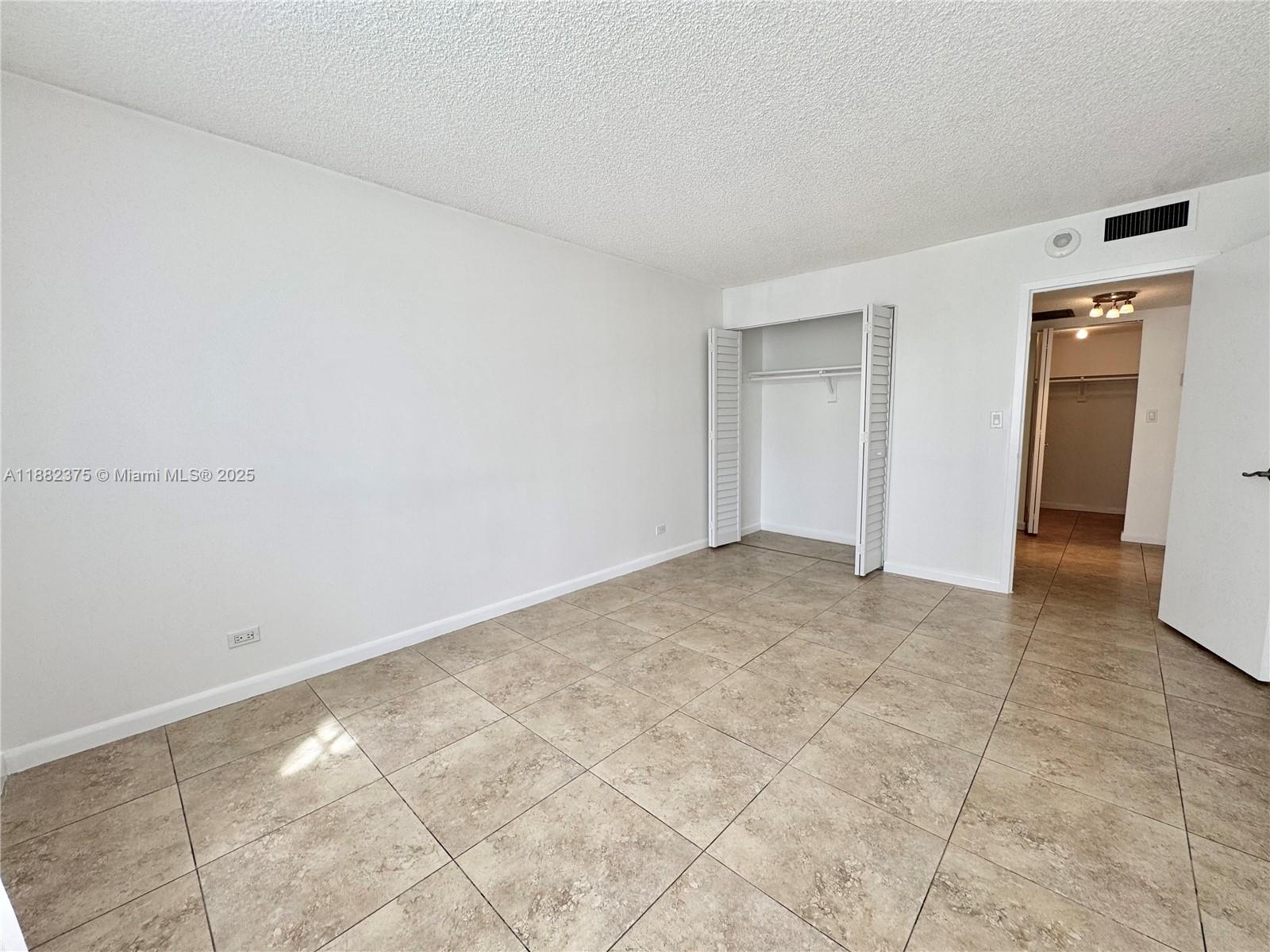 M01 2 / 2 1286 sq. ft. $ 2025-09-21 0 foto