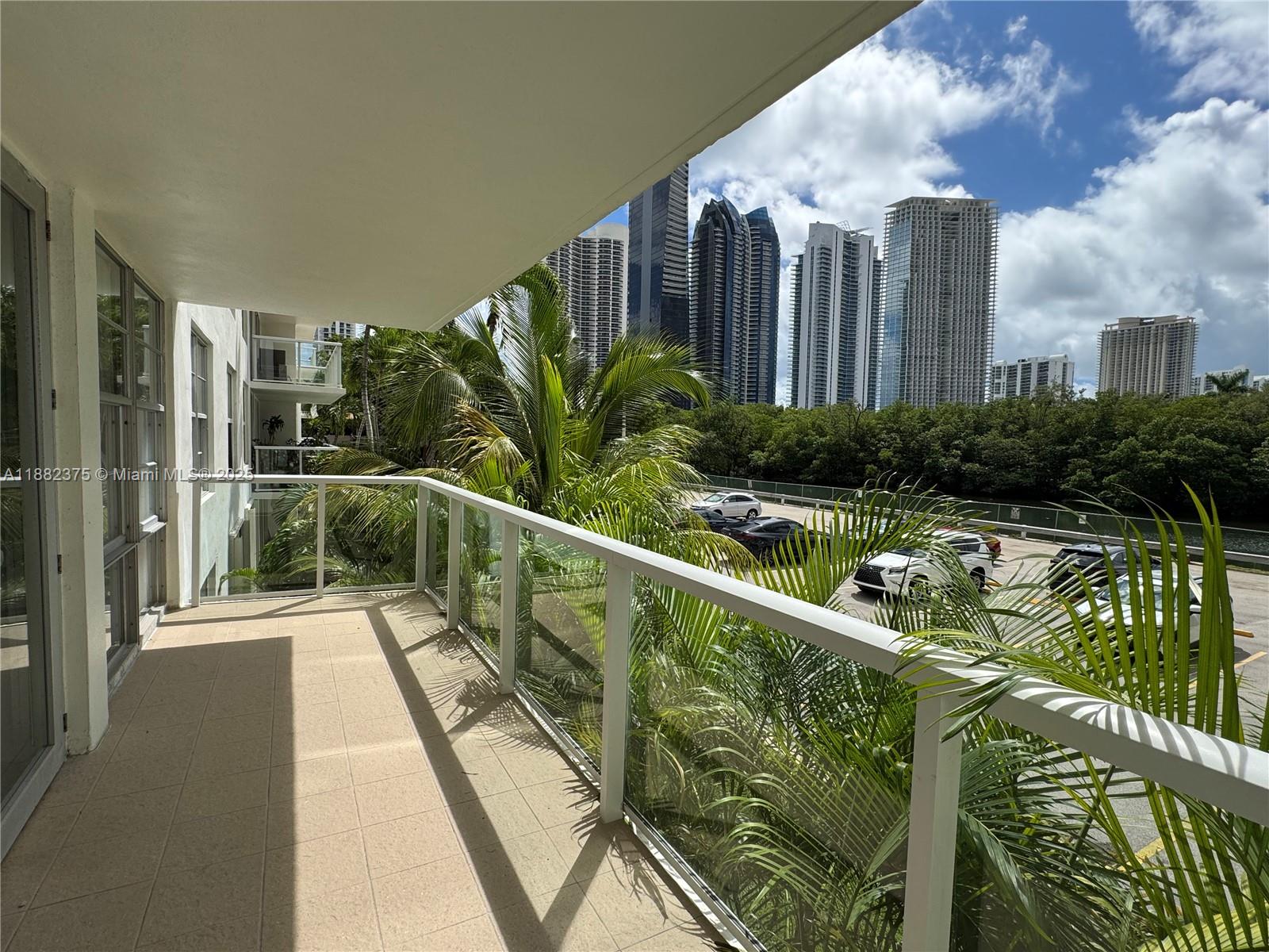 M01 2 / 2 1286 sq. ft. $ 2025-09-21 0 foto