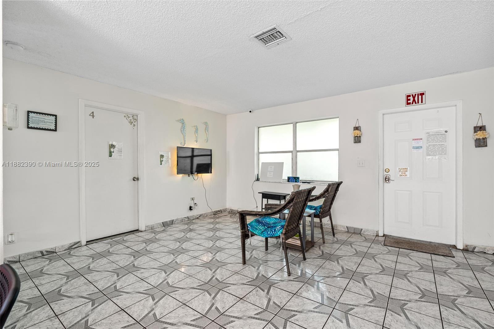   /  2550 sq. ft. $ 2025-09-22 0 Photo