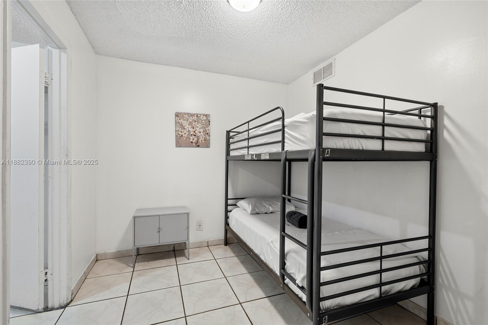   /  2550 sq. ft. $ 2025-09-22 0 Photo