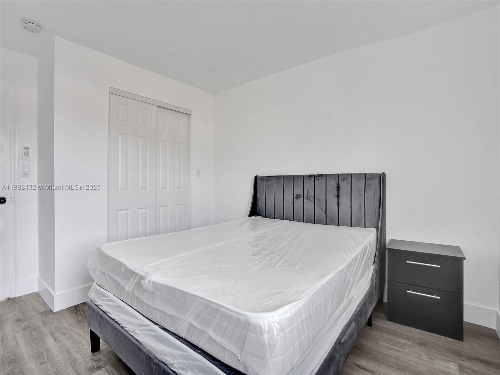See details 6143 4 / 3 1415 sq. ft. $ 2025-09-21 0 Photo