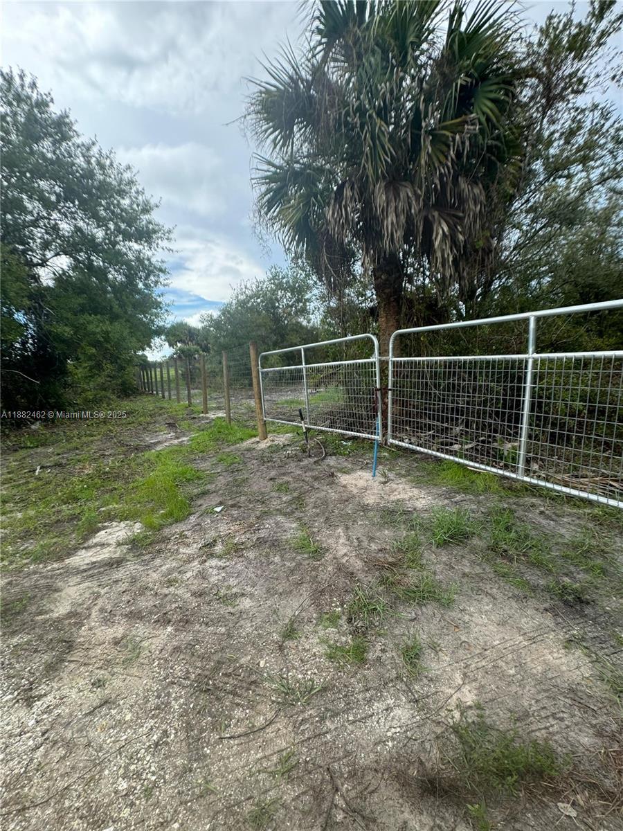   /   sq. ft. $ 2025-09-22 0 Photo