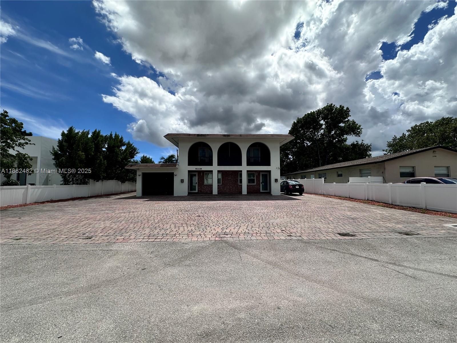 See details / 3397 sq. ft. $ 2025-09-22 0 Photo