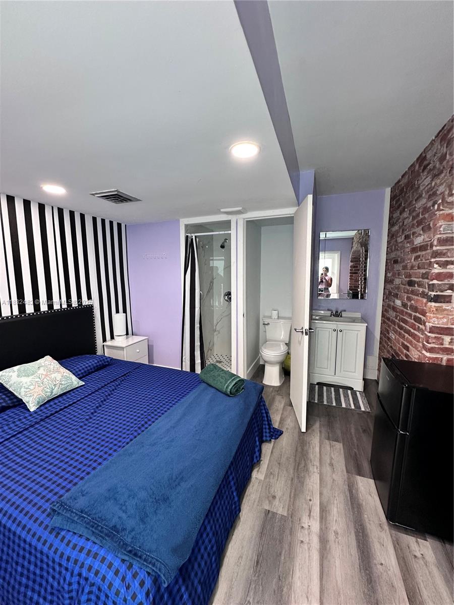 See details / 3397 sq. ft. $ 2025-09-22 0 Photo