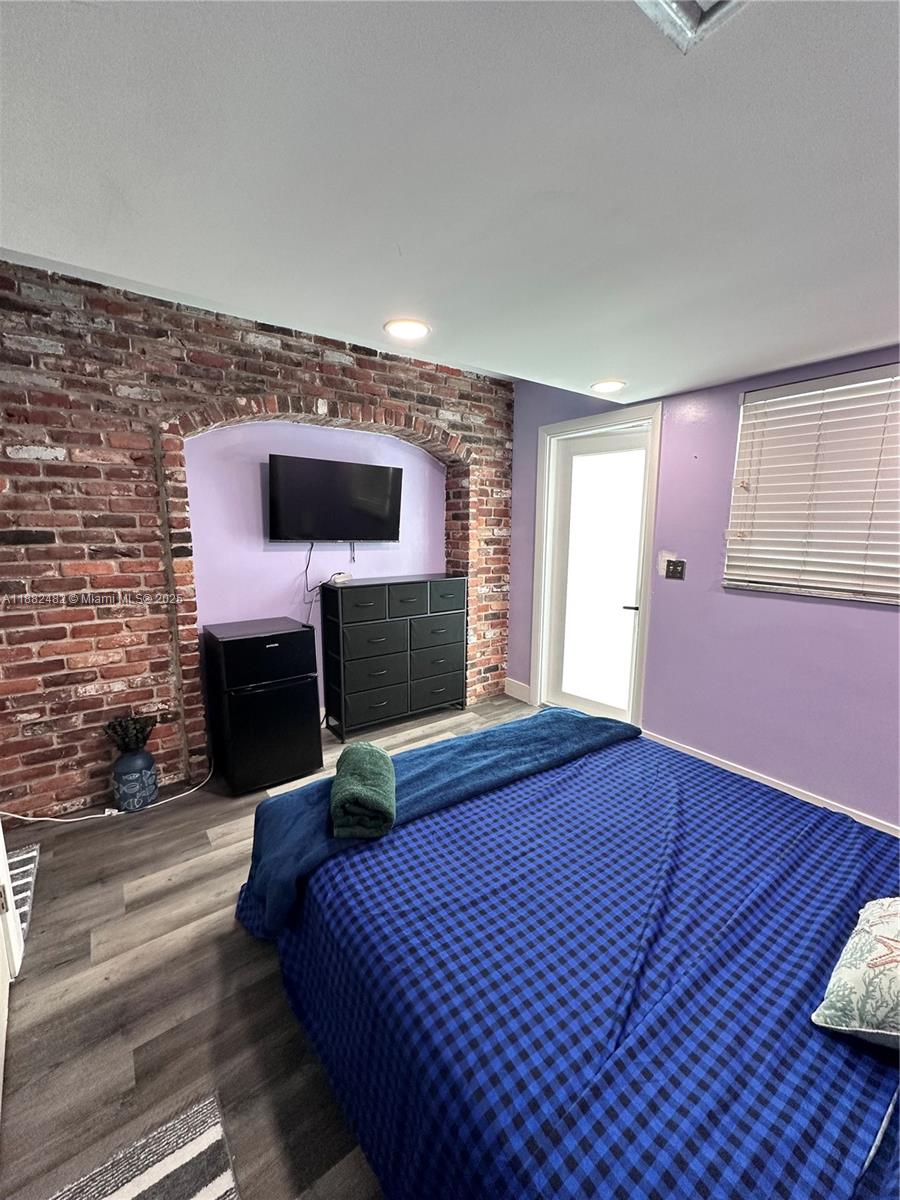 See details / 3397 sq. ft. $ 2025-09-22 0 Photo