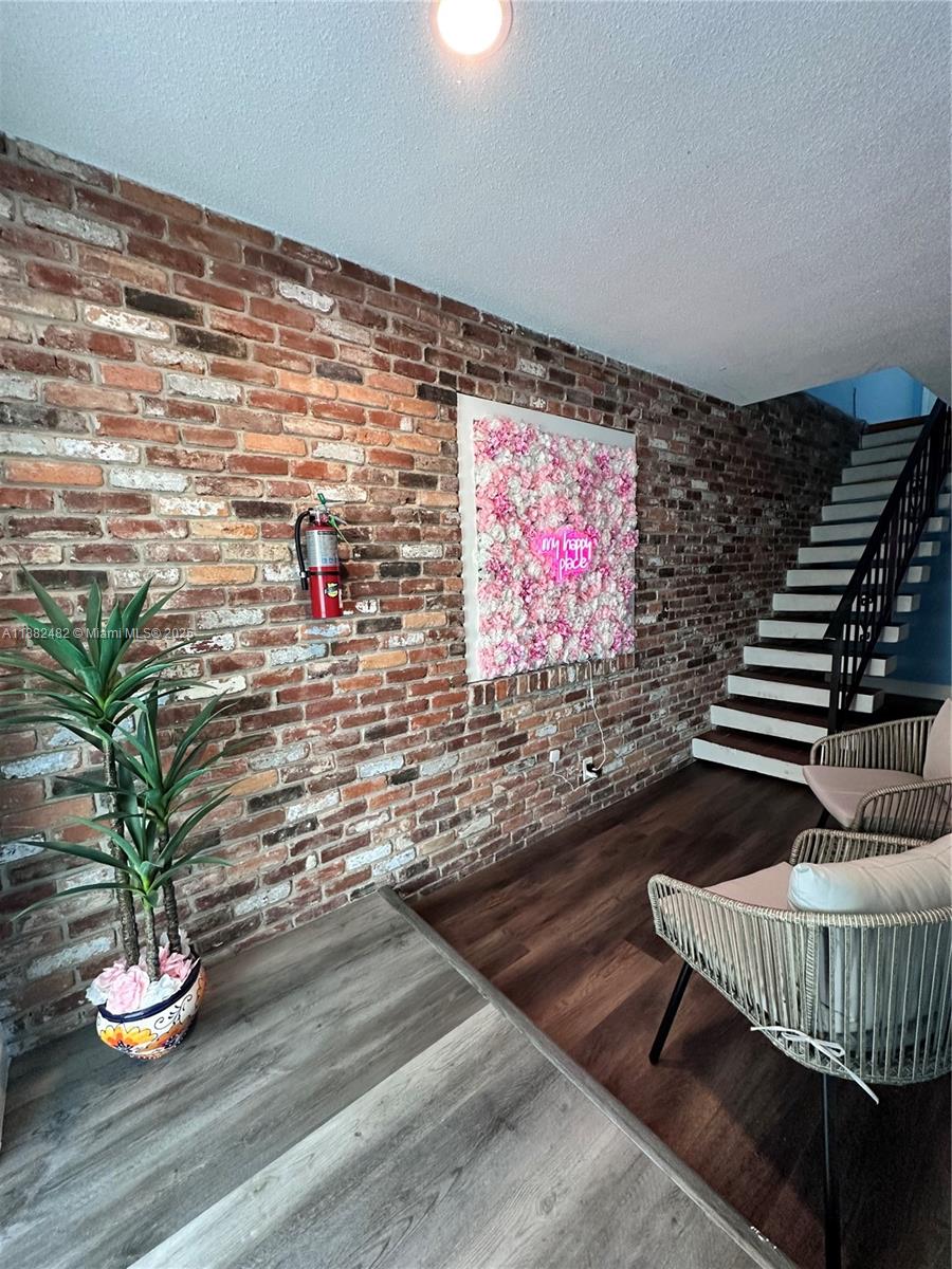See details / 3397 sq. ft. $ 2025-09-22 0 Photo