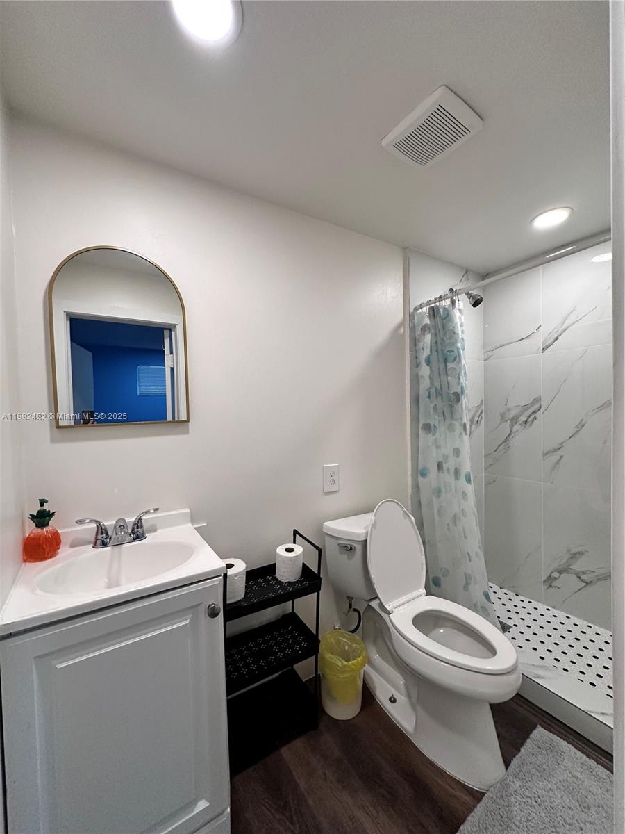 See details / 3397 sq. ft. $ 2025-09-22 0 Photo