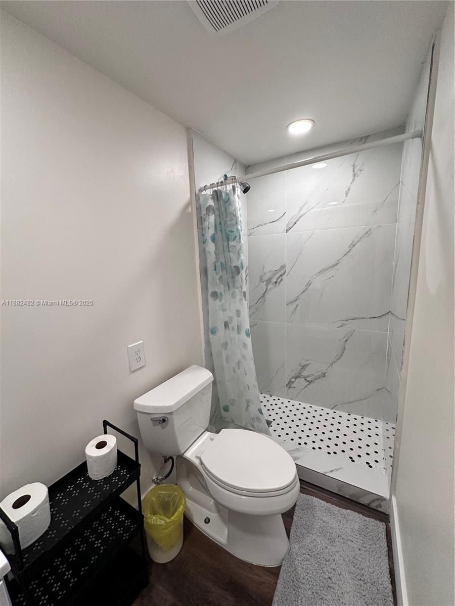 See details / 3397 sq. ft. $ 2025-09-22 0 Photo