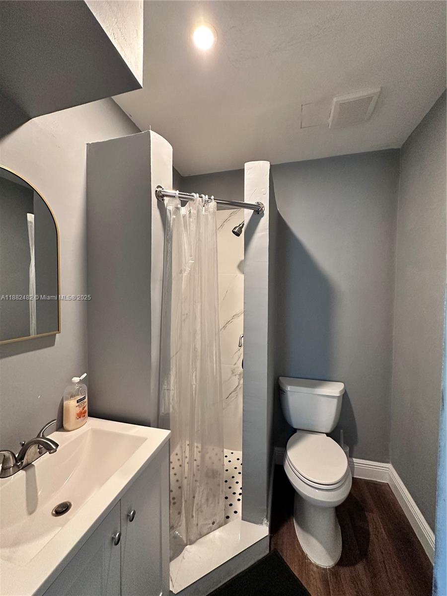 See details / 3397 sq. ft. $ 2025-09-22 0 Photo