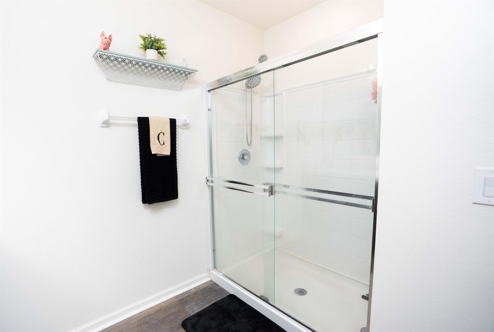 See details 8620 3 / 2 1672 sq. ft. $ 2026-09-03 0 Photo