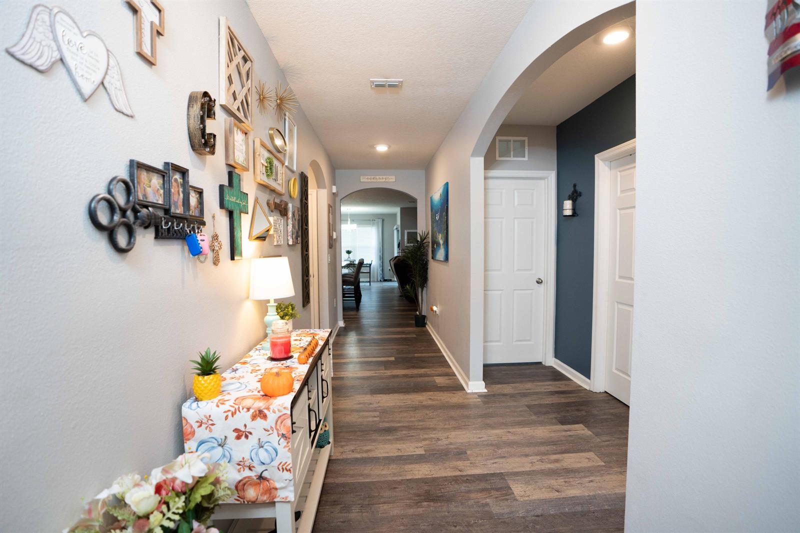 See details 8620 3 / 2 1672 sq. ft. $ 2026-09-03 0 Photo