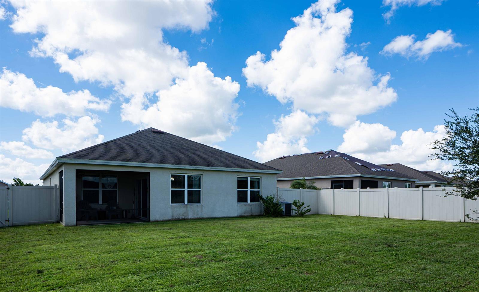 See details 8620 3 / 2 1672 sq. ft. $ 2026-09-03 0 Photo