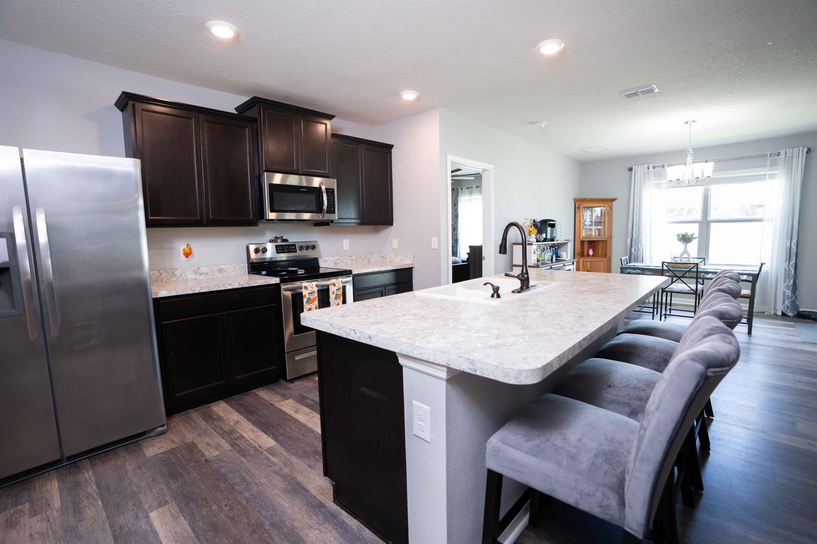 See details 8620 3 / 2 1672 sq. ft. $ 2026-09-03 0 Photo