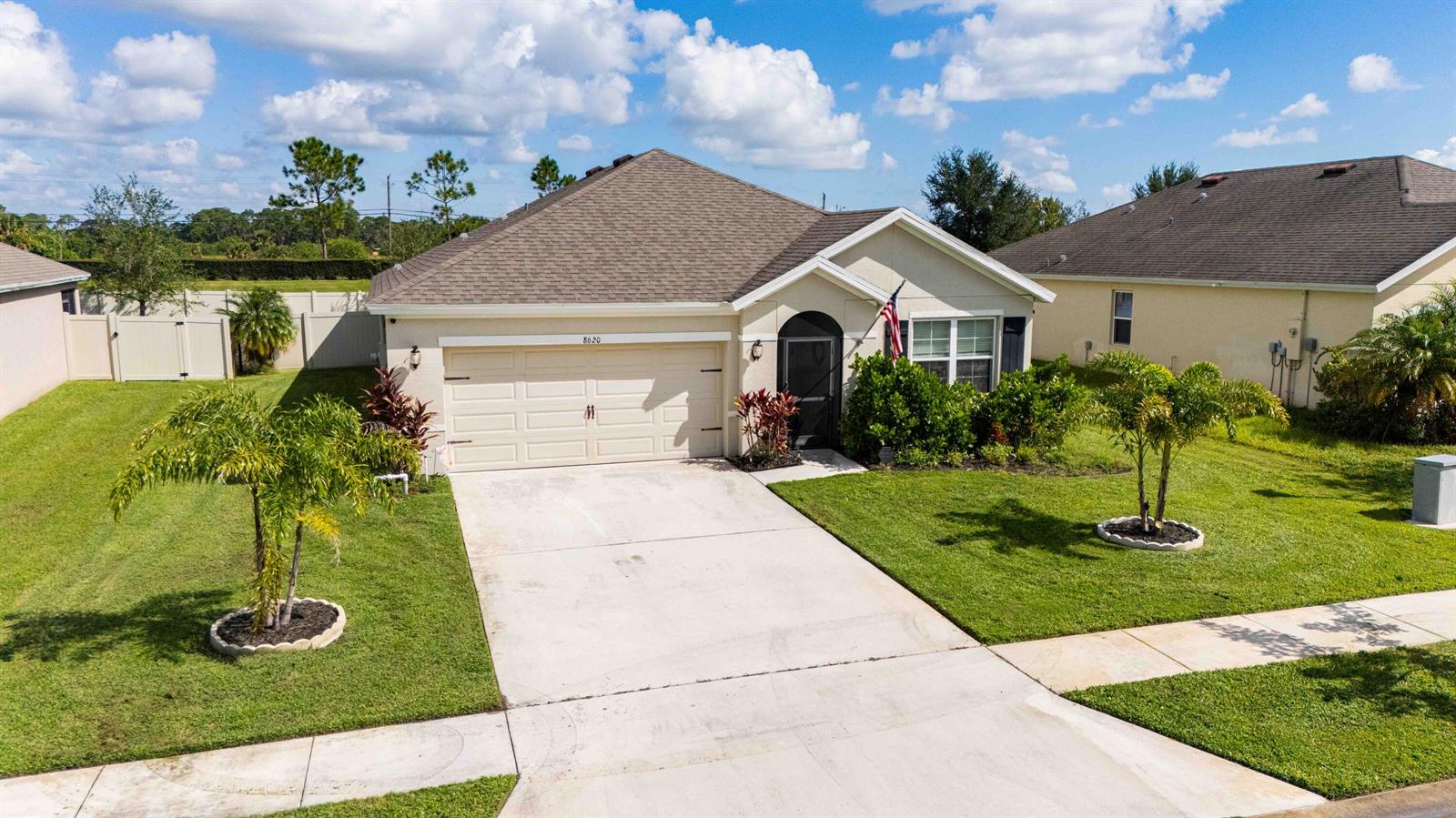 See details 8620 3 / 2 1672 sq. ft. $ 2026-09-03 0 Photo
