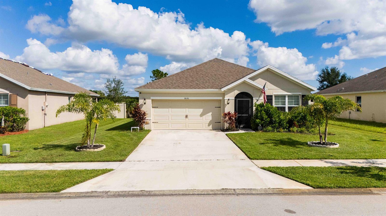 See details 8620 3 / 2 1672 sq. ft. $ 2026-09-03 0 Photo