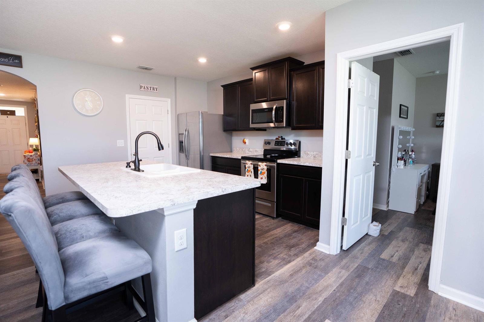 See details 8620 3 / 2 1672 sq. ft. $ 2026-09-03 0 Photo